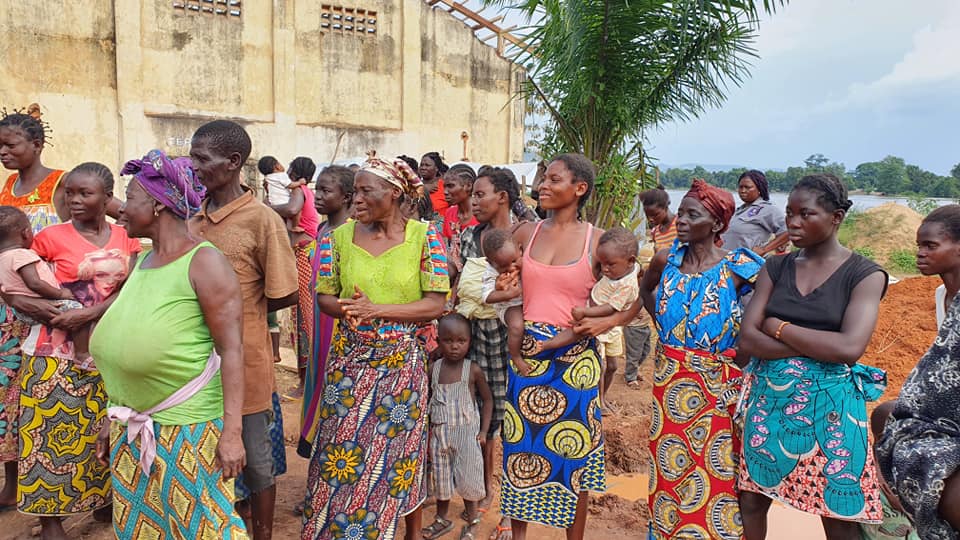 LES SINISTRÉS DE L'ÎLE MBONGOSSOUA EN TRANSITION SUR LE SITE DE L'OMNISPORT SONT RAMENÉS SUR LE SITE AMÉNAGÉ DE SOCADA